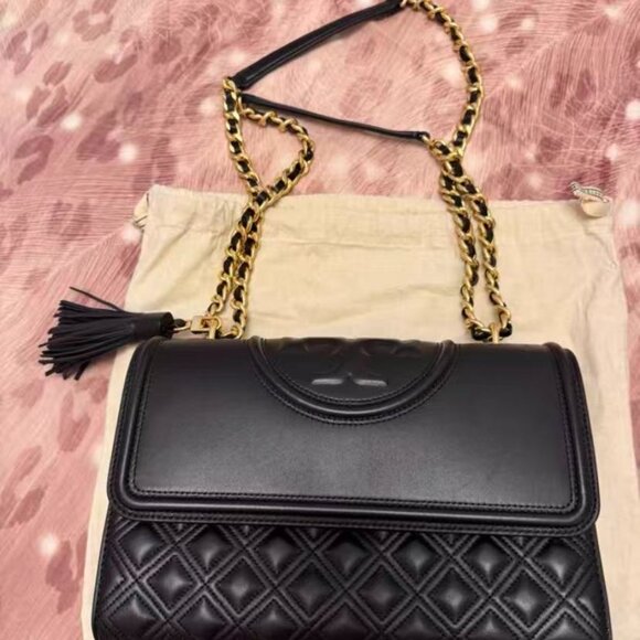 95% NEW TORY BURCH fleming shoulder bag - Picture 1 of 7